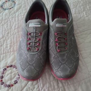 Skechers Lite Weight Gray Pink Snake Print Size 9